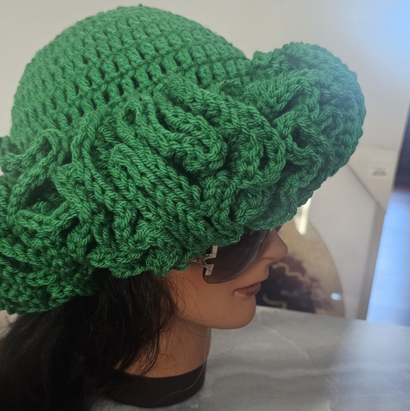 Crochet Ruffle Hat Kelly Green 💚 - Picture 6 of 7